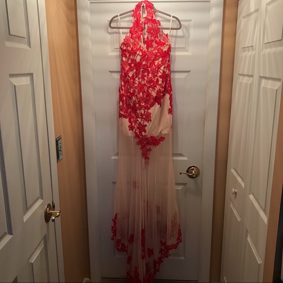 RED/CREAM LACE PROM DRESS - Picture 4 of 6